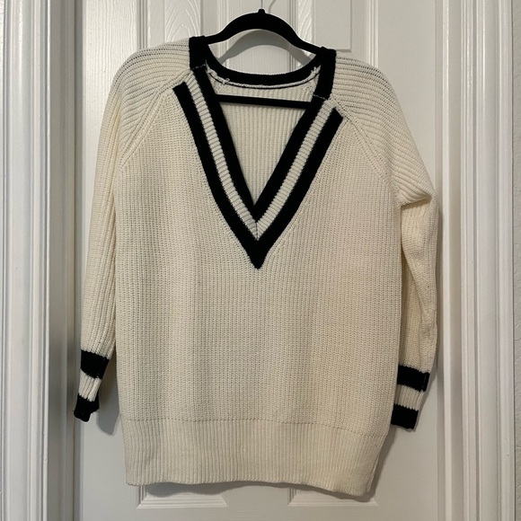 Cream and Black Varsity V Neck Sweater Size Small Oversized Preppy Schoolgirl - Picture 2 of 3